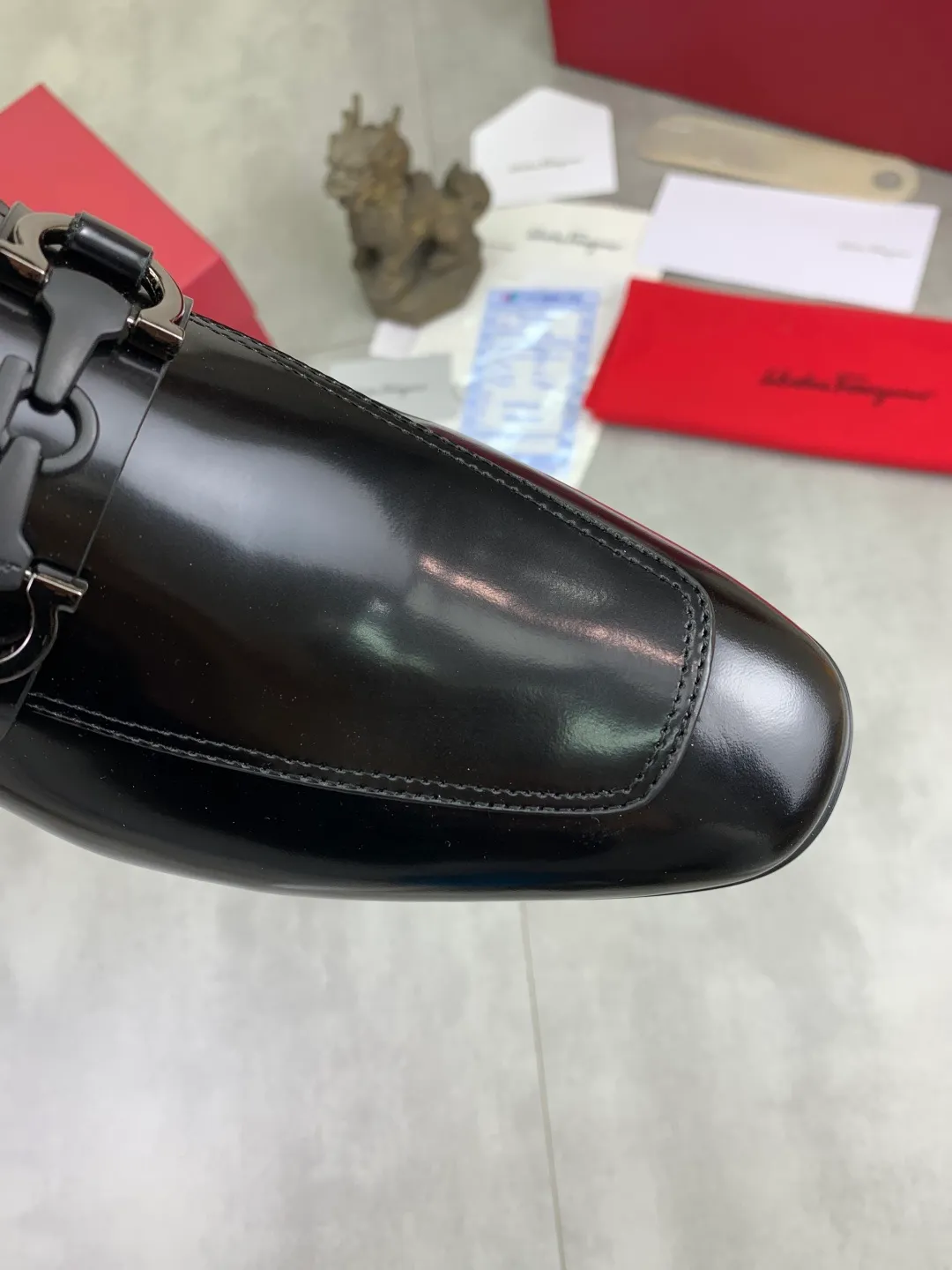 Men's men's shoes 💰P600💰[New model] High quality water-dyed cowhide 🆘[Salvatore Ferragamo] Ferragamo's latest casual business leather shoes for men! Listed simultaneously! The fabric is made of specially imported original calfskin, and the interior is made of imported water-dyed cowhide. It is absolutely luxurious and leads the fashion trend. High-end rubber outsole, size: 38-44 (45 and 46 can be customized) 5️⃣ colors available